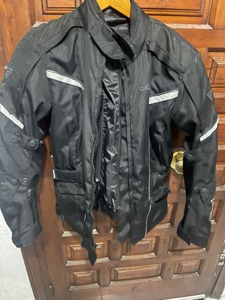 Chaqueta de moto negra