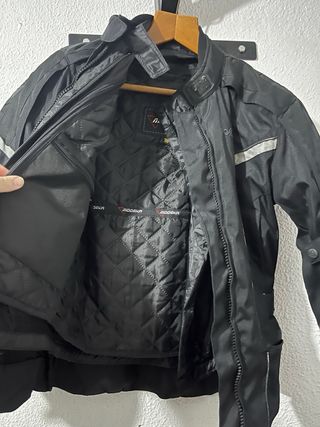 Chaqueta de moto negra