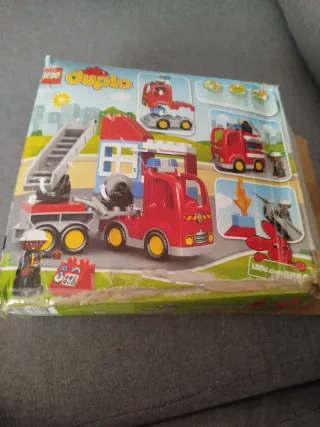 Camión Bomberos LEGO Duplo con Figura