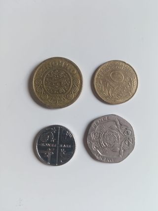 Monedas extranjeras variadas