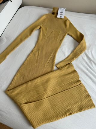 Vestido Zara canalé cuello alto XS amarillo