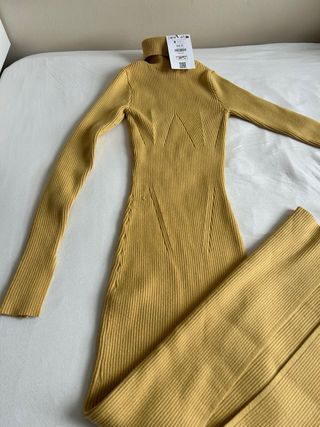 Vestido Zara canalé cuello alto XS amarillo