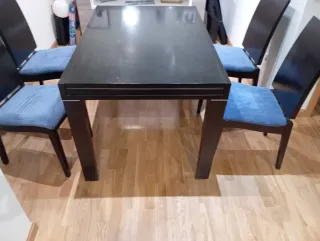 Mesa comedor y 4 sillas