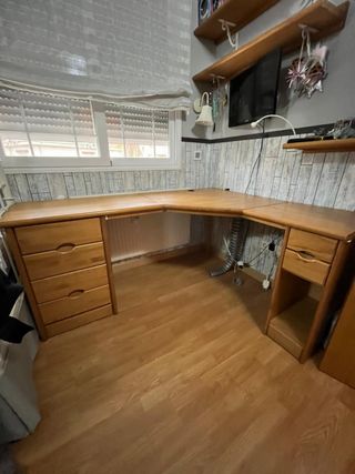 Scrivania in legno massello