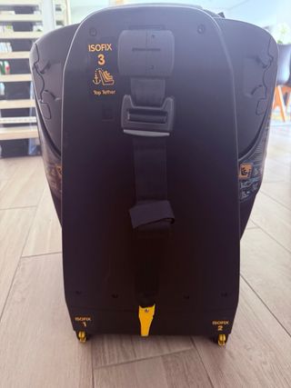 Cadeira Auto Bebé Confort AxisFix 9-18kg