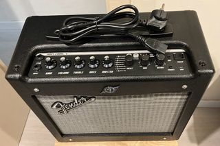 Amplificador Guitarra Fender Mustang I v2