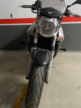 Suzuki GSR 600 (2006) 100cv