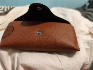 Gafas de sol Ray-Ban Clubmaster negras y doradas