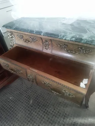 Cajonera de madera con mármol azul estilo Luis XV