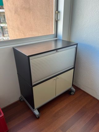 Mueble archivador Ikea con persiana