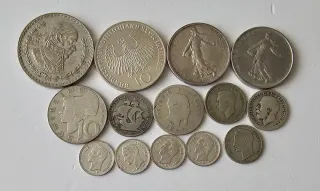 Lote de 14 monedas de plata.