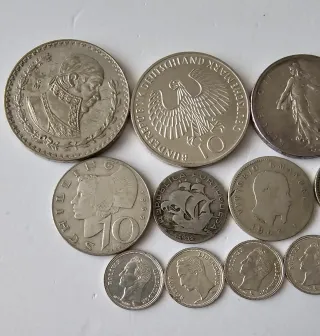 Lote de 14 monedas de plata.