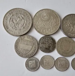 Lote de 14 monedas de plata.