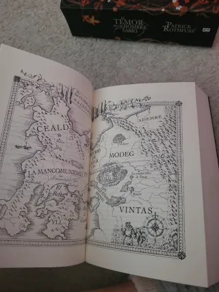 El nombre del viento (Crónica del asesino de re...