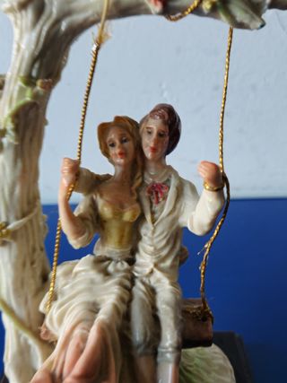 Scultura Capodimonte Serie "Valentino" by Miriam