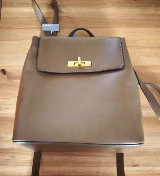 Bolso Mochila Parfois Marrón y Dorado 30x30