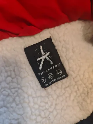 Abrigo rojo de Primark