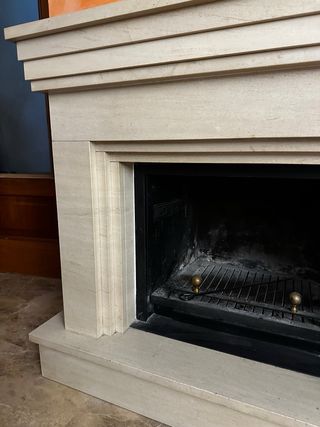 Chimenea y embocadura de marmol