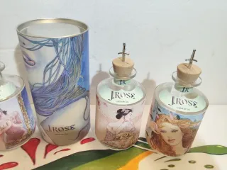 Lotto 4 bottiglie gin JRose vuote + scatola