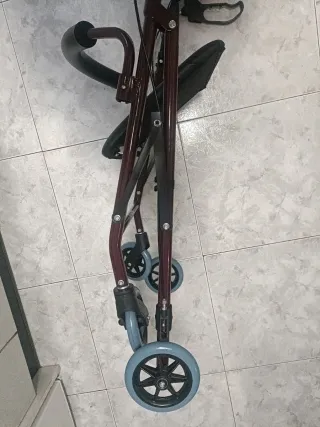 Andador para mayores casi nuevo