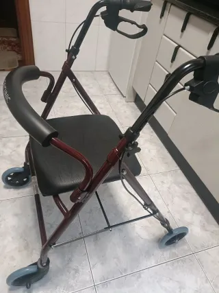 Andador para mayores casi nuevo