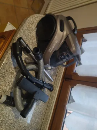 Aspirapolvere Rowenta con accessori