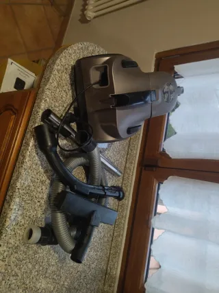 Aspirapolvere Rowenta con accessori