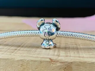 Charm | Stitch orejas azules Disney