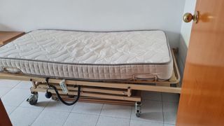 Cama individual articulada y colchón