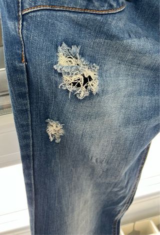 Pantalón vaquero Stradivarius roto azul