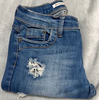 Pantalón vaquero Stradivarius roto azul