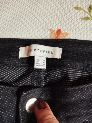 Pantalón Cortefiel brillo negro