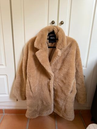 Abrigo teddy Zara beige