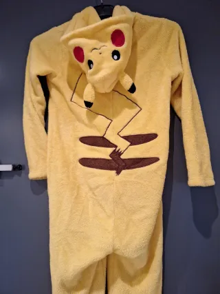Pijama mono Pikachu Talla 9/10 años
