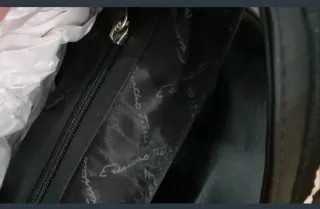 Marca: Emidio Tucci. Color: Negro.