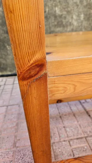 Pareja de sillas de madera maciza