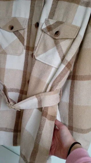 Chaqueta Pieces cuadros beige y marrón talla L