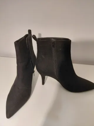 Botines negros de tacón