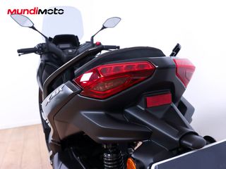 YAMAHA X-MAX 300 TECH MAX
