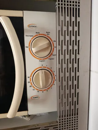 Se venden microondas 20€cada uno,urge vender