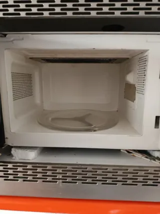 Se venden microondas 20€cada uno,urge vender