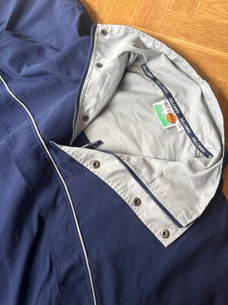 Sudadera azul con cremallera