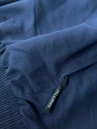 Sudadera azul con cremallera