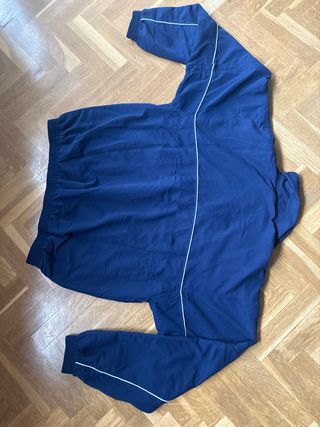 Sudadera azul con cremallera