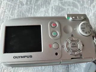 Cámara Digital Olympus CAMEDIA C-480 ZOOM