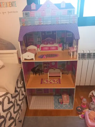 Casa de muñecas grande madera.