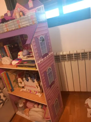 Casa de muñecas grande madera.