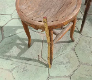 Juego de 2 sillas antiguas de madera