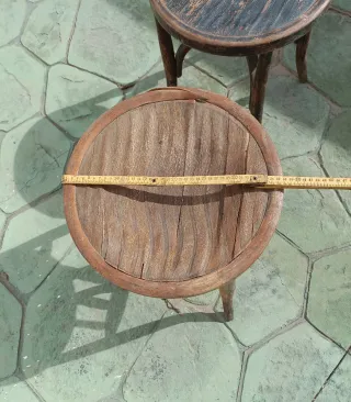 Juego de 2 sillas antiguas de madera