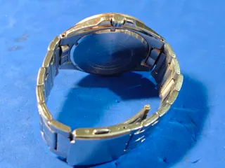 Reloj Casio MTP-1305D Negro, color oro Rosado